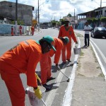 Prefeitura de Aracaju varre em média 3.120 Km de ruas por mês - Fotos: Ascom/Emsurb