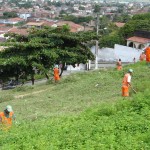 Prefeitura de Aracaju varre em média 3.120 Km de ruas por mês - Fotos: Ascom/Emsurb
