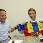 Marcelo Déda recebe visita de dirigentes do Pirambu -