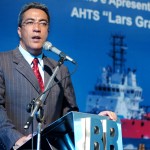 Governador prestigia solenidade de entrega do navio Lars Grael -