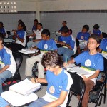 Governo entrega 600 carteiras a escolas no fim de semana -
