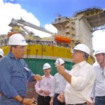 Governador conhece plataforma que elevará produção de petróleo em Sergipe - Foto: Márcio Dantas/ASN