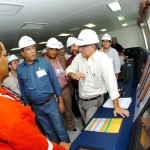 Governador conhece plataforma que elevará produção de petróleo em Sergipe - Foto: Márcio Dantas/ASN
