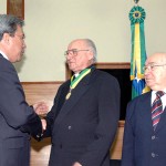 Déda prestigia entrega de medalha a Monsenhor Carvalho - Foto: André Moreira/ASN