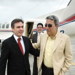 Marcelo Déda recebe governador da Paraíba no aeroporto - Foto: André Moreira/ASN