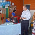 Escola 8 de Maio comemora aniversário e recebe computador - Foto: Juarez Silveira/Educação
