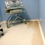 Infiltrações mostram falhas na construção de maternidade - Foto: Márcio Garcez/Saúde