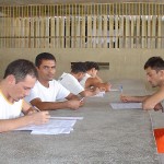 Maioria dos detentos inscritos no supletivo comparece às provas - Foto: José Santana Filho/Educação