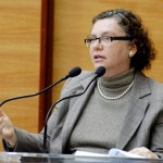 Secretária apresenta Plano de Desenvolvimento na Assembléia - Foto: Lúcio Telles/Seplan