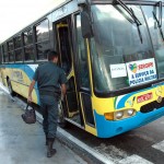 PM disponibiliza ônibus para transportar policiais que trabalham no interior - Foto: Reinaldo Gasparoni/SSP