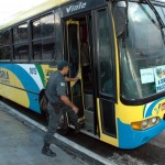 PM disponibiliza ônibus para transportar policiais que trabalham no interior - Foto: Reinaldo Gasparoni/SSP