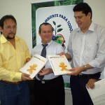 Operadora entrega 'Carta da Terra' em Braile para Secretaria - Foto: Ascom/Semarh