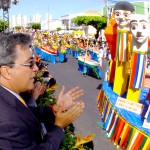 Marcelo Déda prestigia o desfile de 7 de Setembro - Foto: Márcio Dantas/ASN