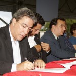 Governador assina contratos para repasse de recursos do PAC para Sergipe - Foto: André Moreira/ASN