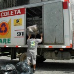 Care recolhe material reciclável no Palácio dos Despachos - Foto: Janaína Santos/ASN