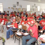 Membros do MST aprendem sobre alimentação saudável - Foto: Wellington Barreto