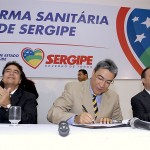 Governador assina projetos de lei para a reforma sanitária de Sergipe - Foto: Márcio Garcez/Saúde