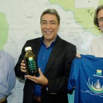 Déda recebe o primeiro óleo extraído da plataforma de Piranema - Foto: Janaína Santos/ASN