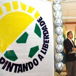 Governador participa de entrega de bolas produzidas por detentos a escolas - Foto: André Moreira/ASN