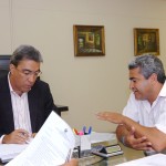 Governador discute situação dos municípios com prefeitos - Foto: Márcio Dantas/ASN