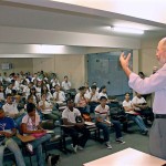 Secretário conversa com alunos e professores do Dom Luciano - Foto: Juarez Silveira/Educação