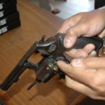Polícia Militar substitui revólveres antigos por 500 pistolas - A pistola ponto 40 e as munições / Foto: Ascom/SSP