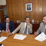 Déda entrega liminar que beneficia Sergipe ao secretário do Tesouro Nacional - Foto: Sérgio Amaral