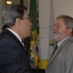 Déda prestigia lançamento do 'Desenvolvimento e Cidadania' - Marcelo Déda cumprimenta o presidente Lula e a primeiradama Marisa Letícia / Foto: Sérgio Amaral