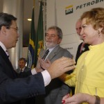 Déda prestigia lançamento do 'Desenvolvimento e Cidadania' - Marcelo Déda cumprimenta o presidente Lula e a primeiradama Marisa Letícia / Foto: Sérgio Amaral