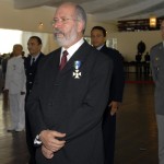 Secretário de Educação recebe comenda do Ministério da Defesa - Foto: Sérgio Amaral