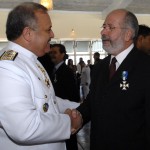Secretário de Educação recebe comenda do Ministério da Defesa - Foto: Sérgio Amaral