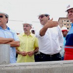 Marcelo Déda e Edvaldo Nogueira visitam obras do Viaduto do DIA - Foto: Marcos Rodrigues/AAN