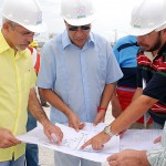 Marcelo Déda e Edvaldo Nogueira visitam obras do Viaduto do DIA - Foto: Marcos Rodrigues/AAN