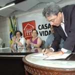 Déda assina termo de cooperação para construir 3.524 casas no interior de Sergipe - Foto: André Moreira/ASN