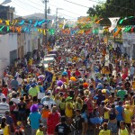 Marcelo Déda participa do desfile do bloco Rasgadinho em Aracaju - Foto: Márcio Dantas/ASN
