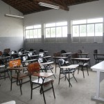 Governo entrega carteiras nas escolas estaduais - Foto: Juarez Silveira/SEED