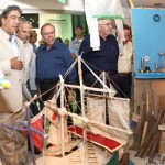 Déda visita mostra com réplicas das obras de Arthur Bispo do Rosário - Foto: César de Oliveira/ASN
