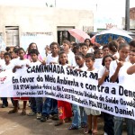 Caminhada no Santa Maria marca o combate à dengue - Foto: Juarez Silveira/SEED