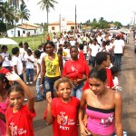 Caminhada no Santa Maria marca o combate à dengue - Foto: Juarez Silveira/SEED
