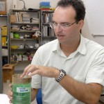Dengue: entomologista alerta para o descarte indevido de lixo - Fábio Nascimento / Foto: Wellington Barreto