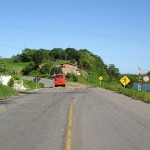 DER implanta redutor de velocidade e sinalização em rodovia de Socorro - Foto: Ascom/DER