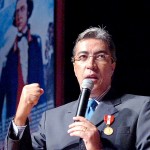 Governador recebe a mais alta comenda da Polícia Militar  - Foto: Márcio Dantas/ASN
