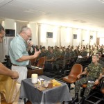 Dengue: técnicos da Saúde auxiliam no treinamento de militares do Exército - Foto: Márcio Garcez/Saúde