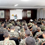 Dengue: técnicos da Saúde auxiliam no treinamento de militares do Exército - Foto: Márcio Garcez/Saúde