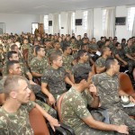 Dengue: técnicos da Saúde auxiliam no treinamento de militares do Exército - Foto: Márcio Garcez/Saúde