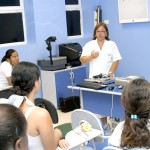 Profissionais da maternidade fazem reciclagem no controle de infecções hospitalares - Foto: Lúcio Telles