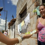 População participa de combate à dengue promovido pelo Estado - Foto: Alejandro Zambrana