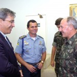 Marcelo Déda recebe visita do comandante da 6ª Região Militar - Foto: Márcio Dantas/ASN