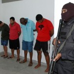 Polícia apresenta acusados de roubar mansões e agências de viagens - Foto: Reinaldo Gasparoni/SSP