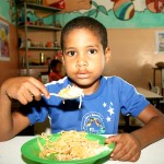 Governo aumenta para mais de 168 mil o número refeições nas escolas - Foto: Ascom/SEED